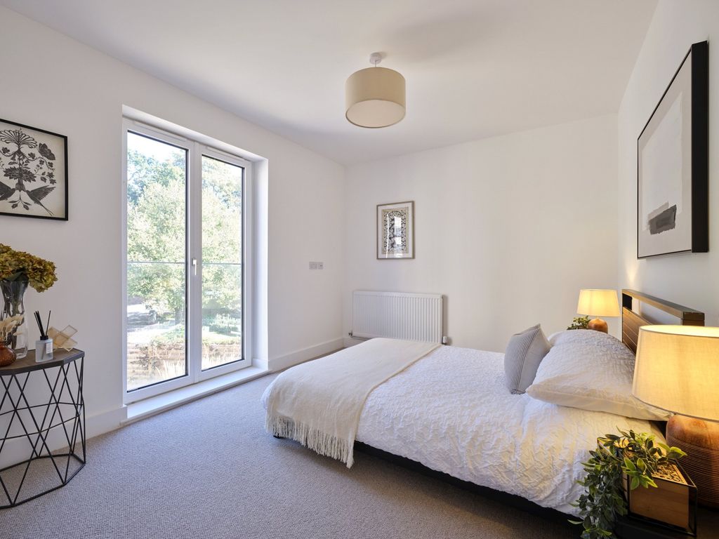 Additional image 3 of 2 bed flat for saleTopsham Road, Exeter, Devon EX2
