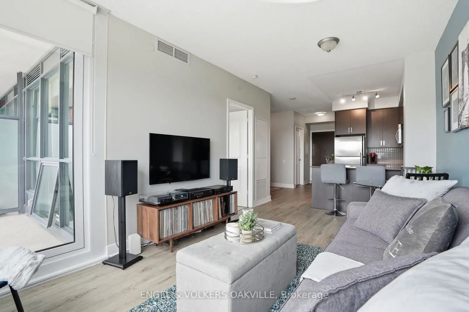 7608 Yonge Street 528