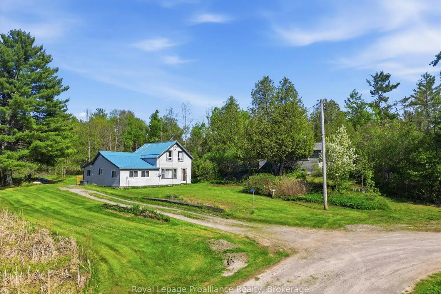 23 Brown Avenue photo 2