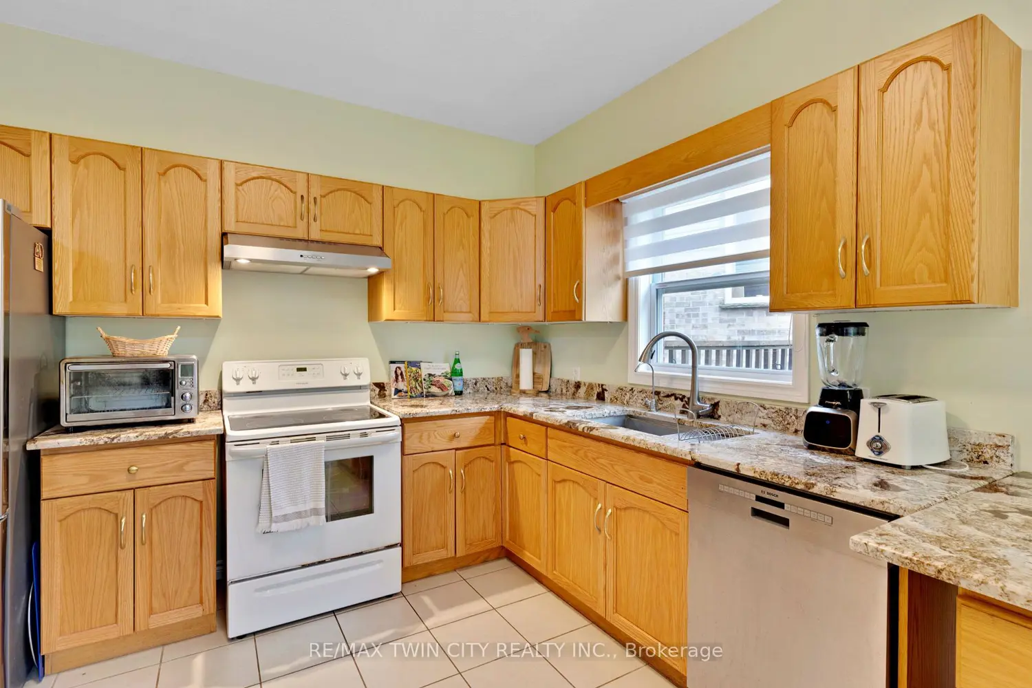 35 Coopershawk Street photo 3