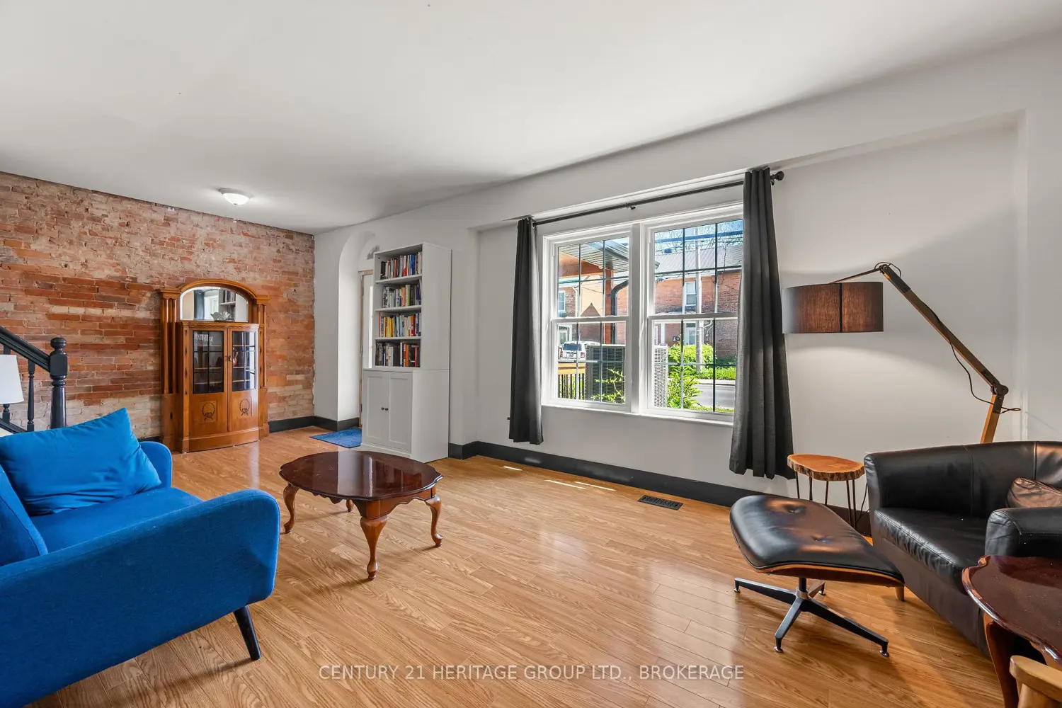 127 Stephen Street photo 4