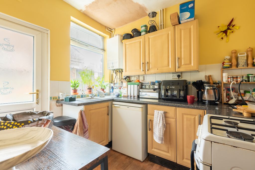 Additional image 8 of 1 bed flat for saleWelholme Road, Grimsby DN32