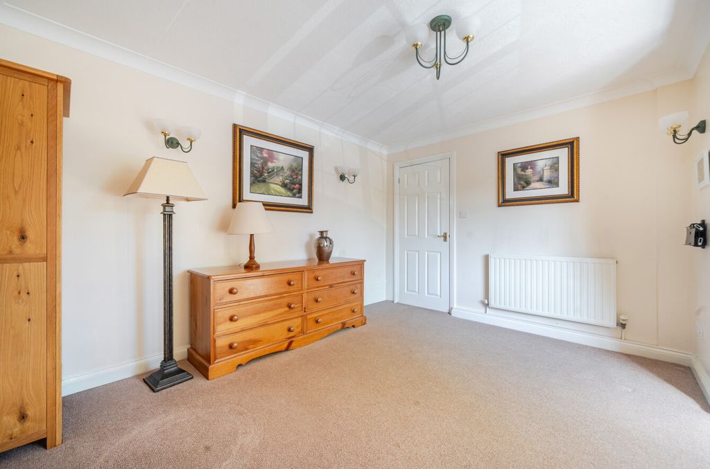 Additional image 21 of 4 bed detached house for saleSycamore Road, Farnborough, Hampshire GU14