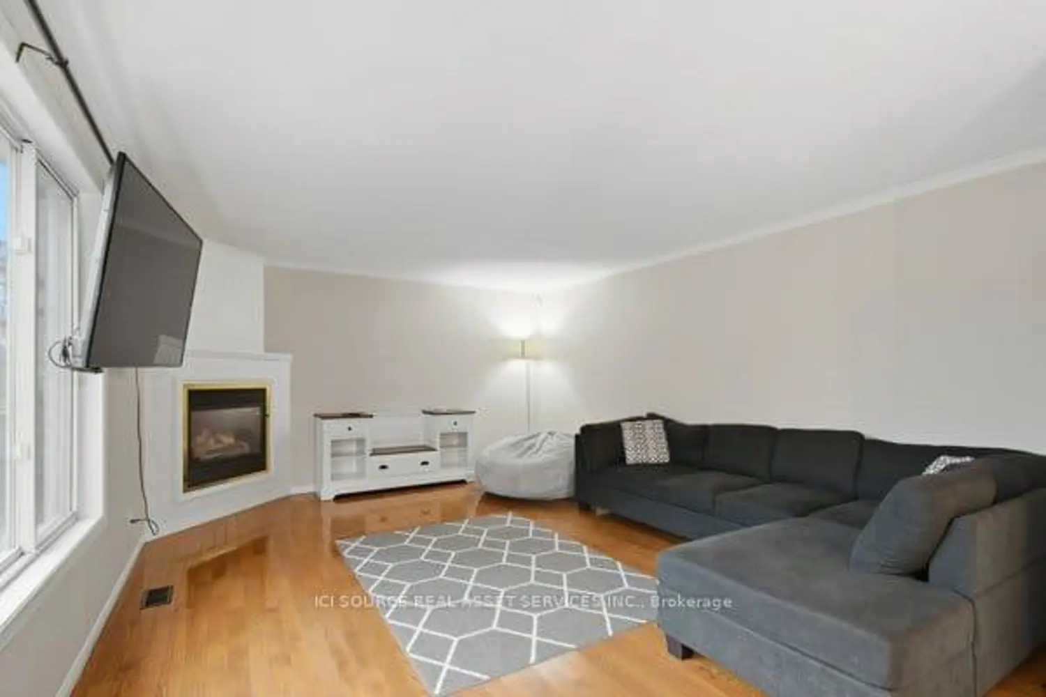 35 Loraine Avenue photo 5