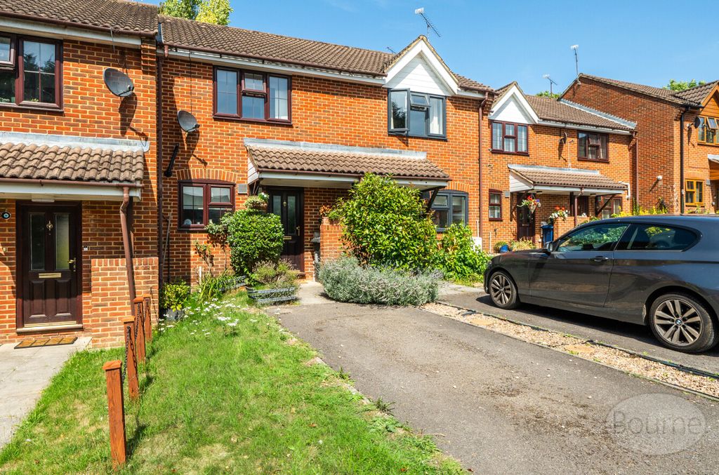2 bed terraced house for saleHurlands Place, Farnham, Surrey GU9