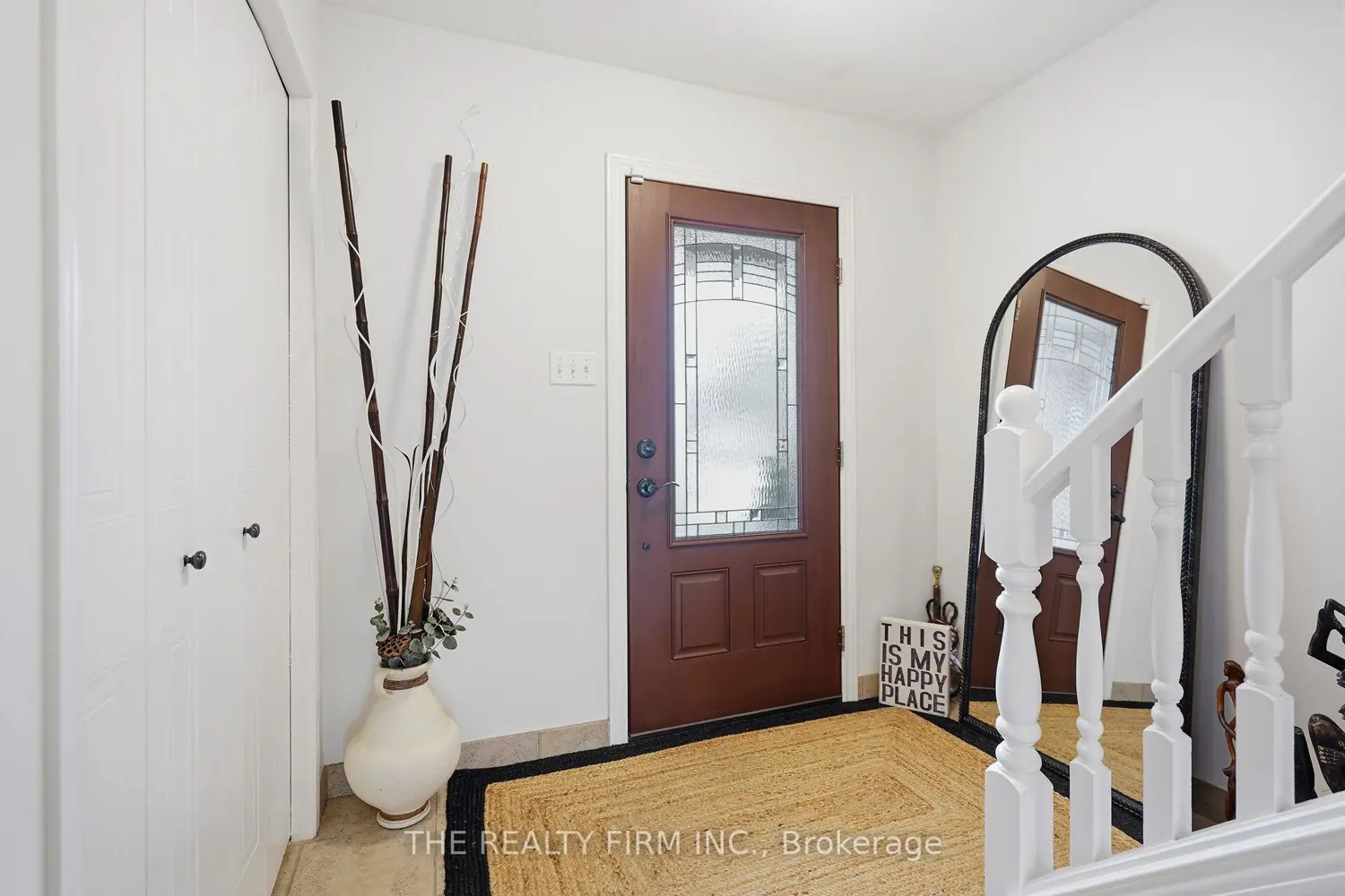 815 Deveron Crescent photo 2