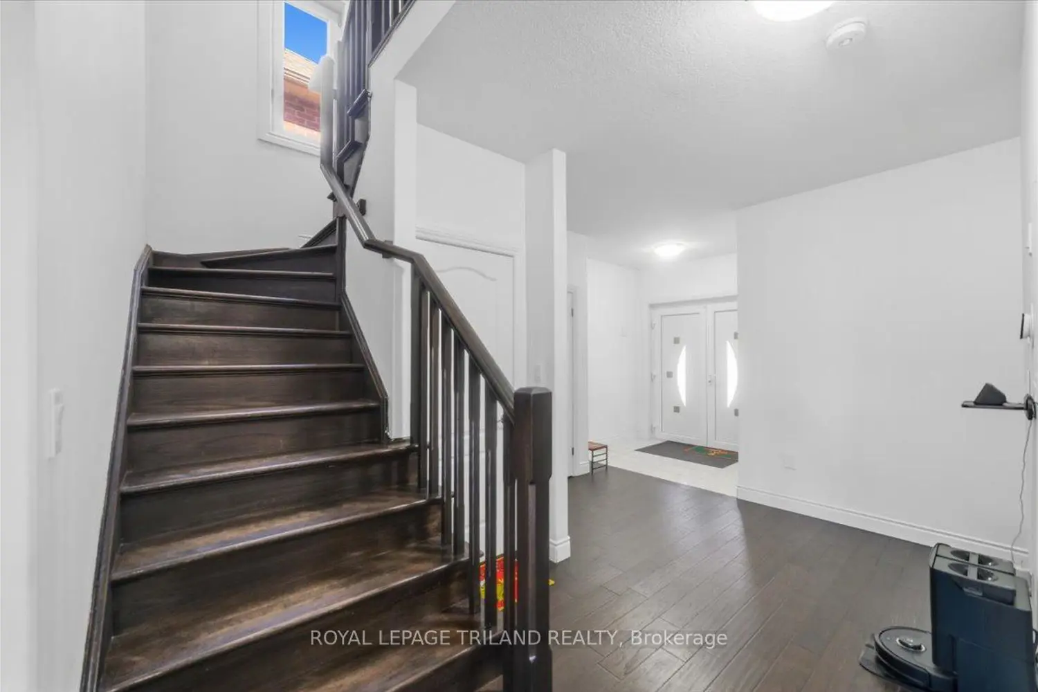 1942 Cedarpark Drive photo 3