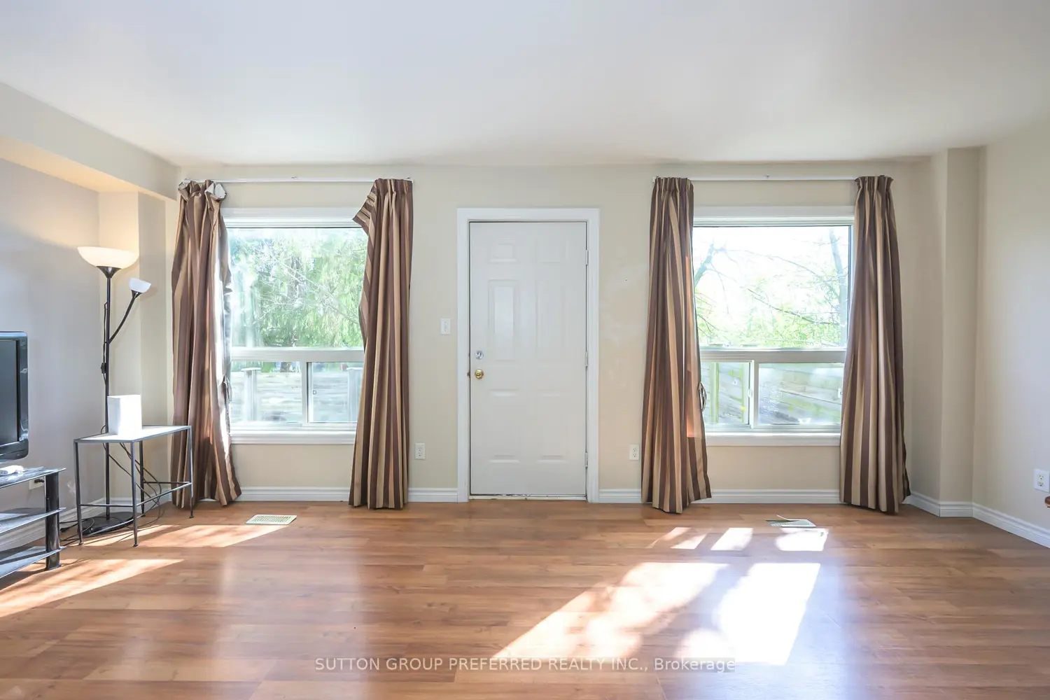 600 Sarnia Road 29 photo 3