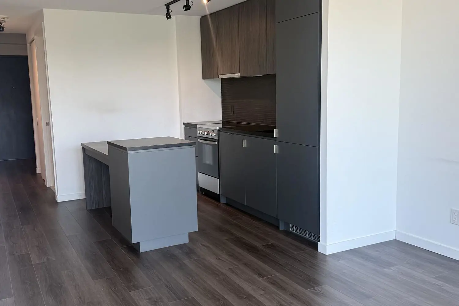 Additional image 3 of 7 Smith Crescent 407