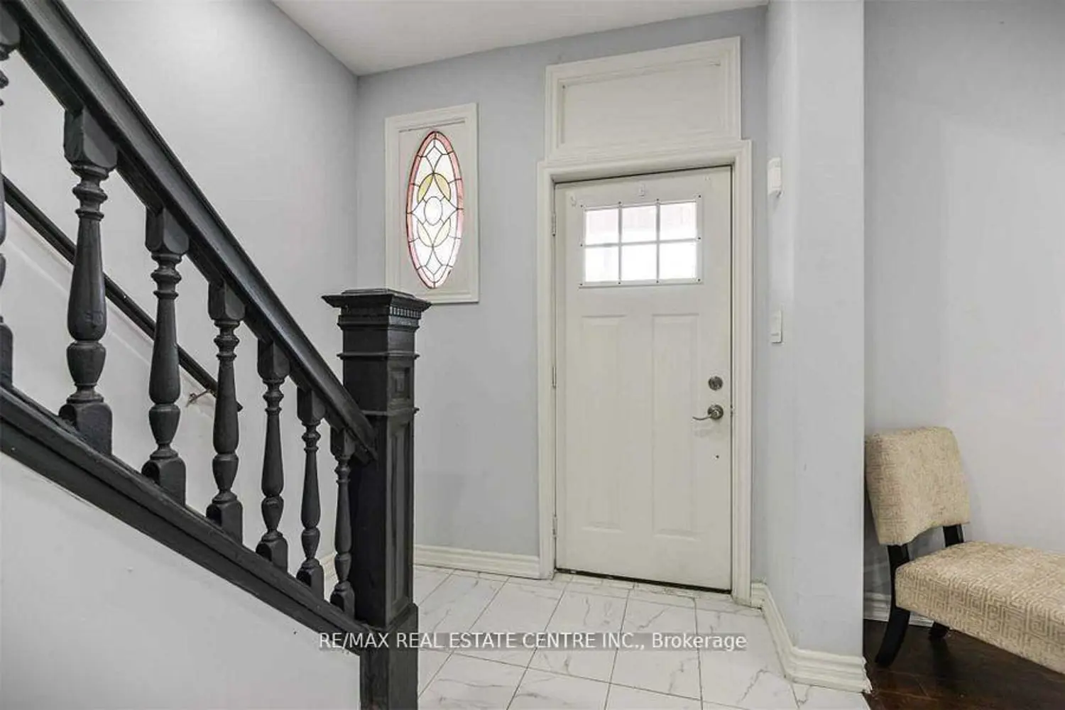 439 Wentworth St N photo 5