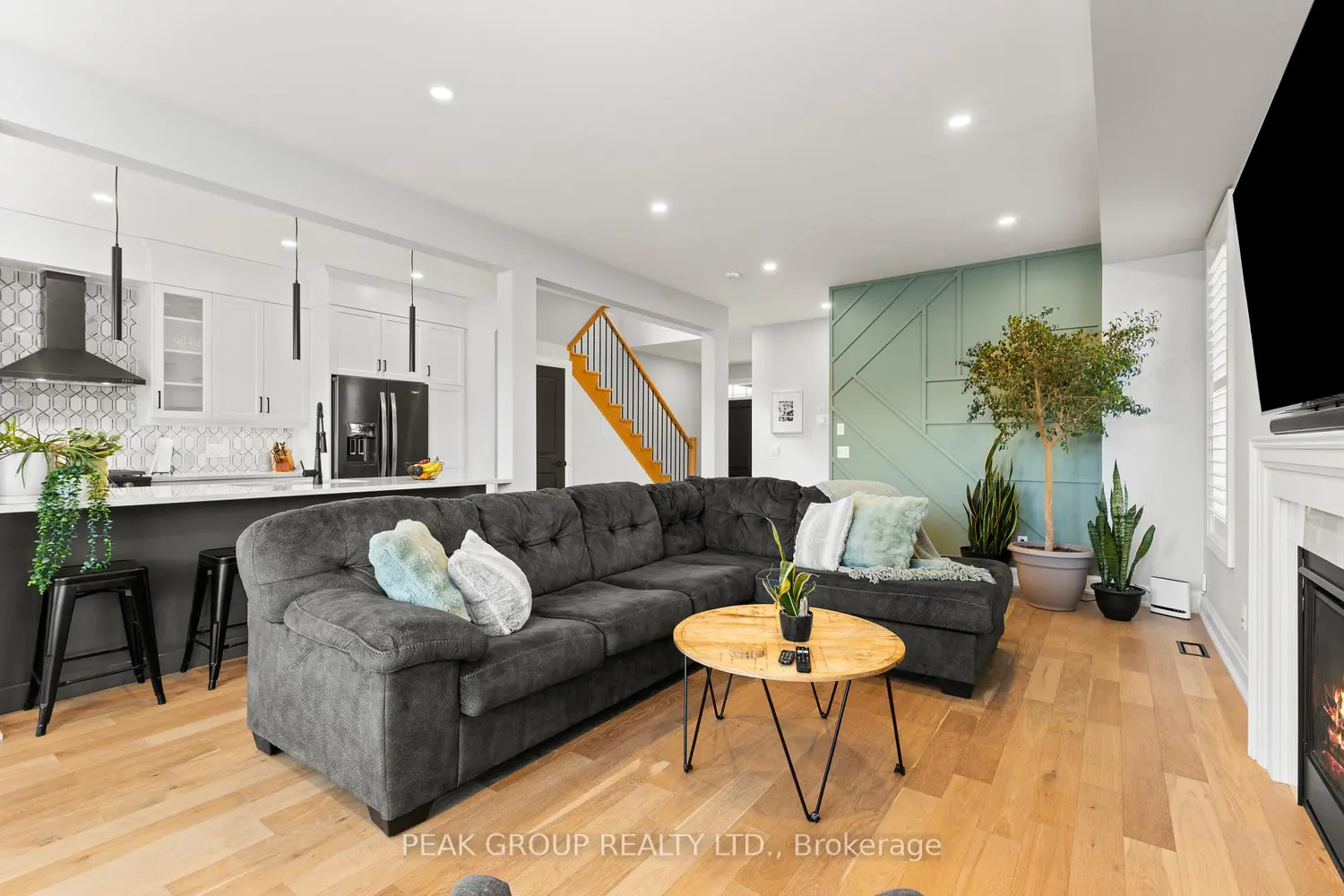 119 Susan Drive photo 3