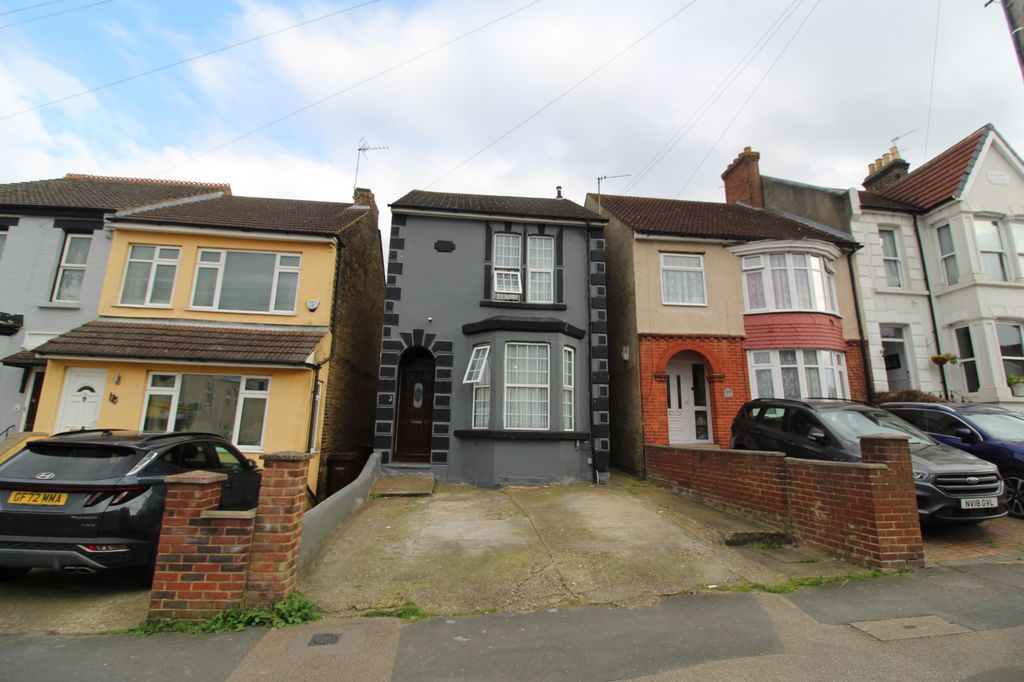 4 bed detached house for saleNapier Road, Gillingham ME7