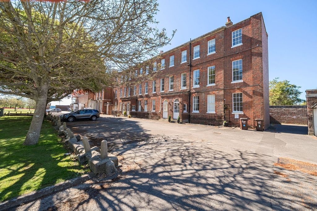 3 bed flat for saleHaslar Terrace, Gosport, Hampshire PO12