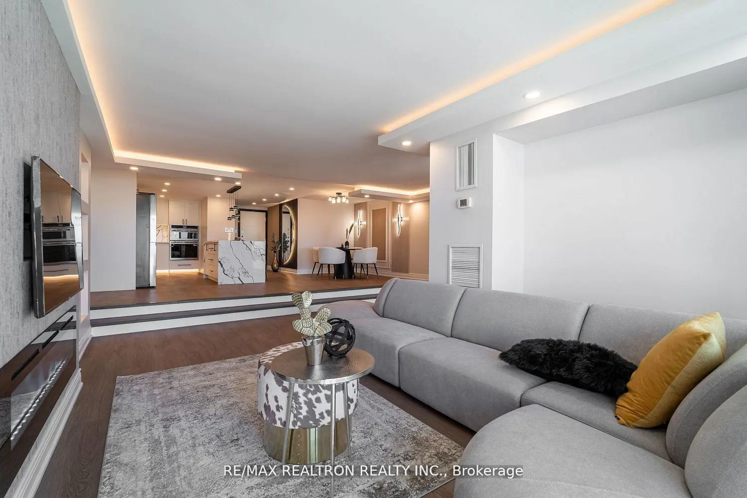 Additional image 2 of 1555 Finch Avenue 3002