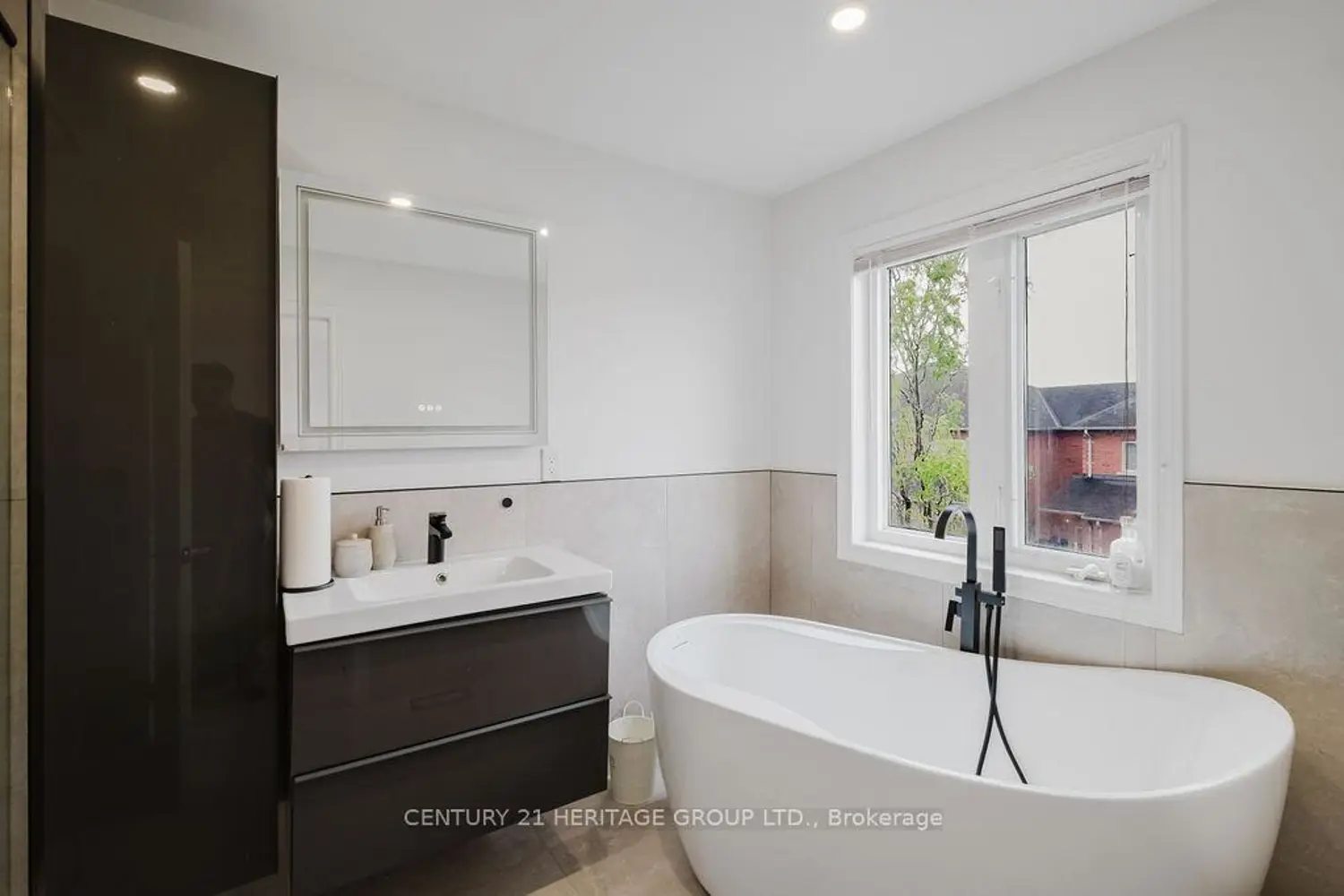 21 Thistle Avenue photo 4