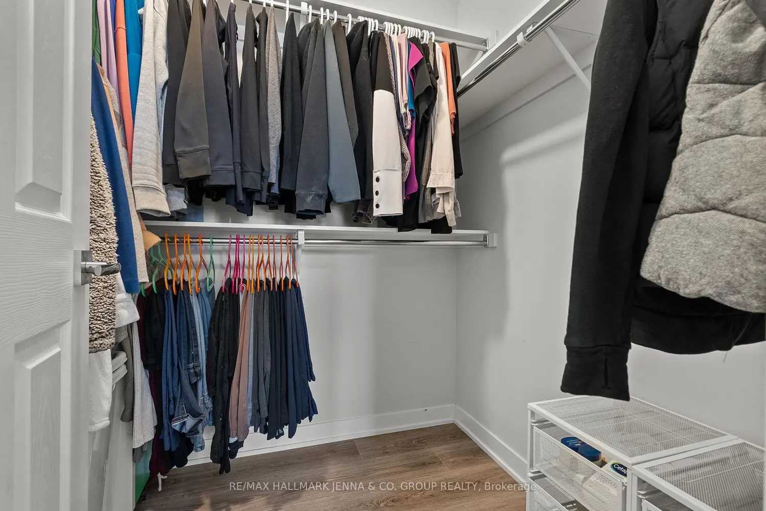 Additional image 16 of 146 Anthracite Private