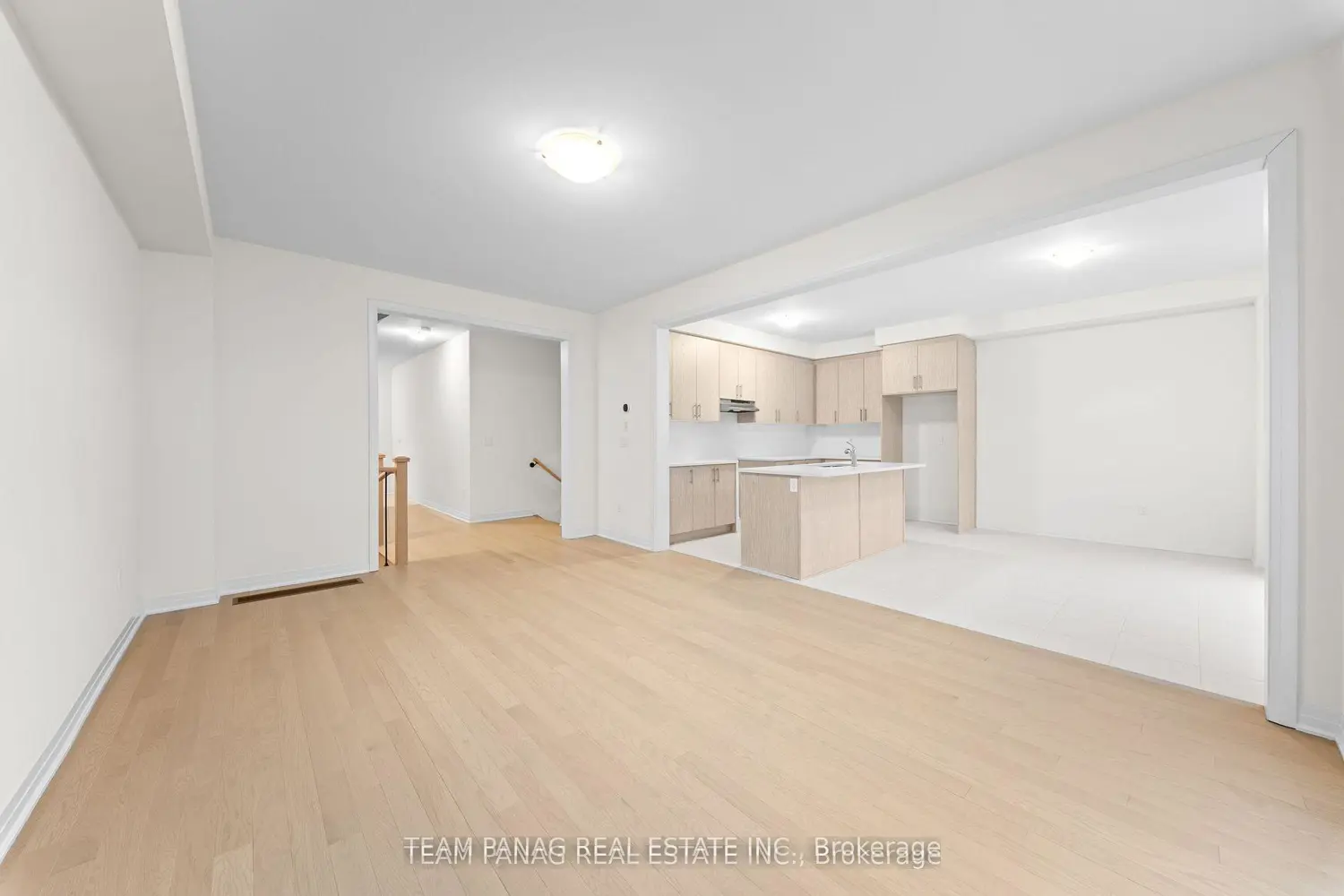 24 Tyler Avenue photo 4