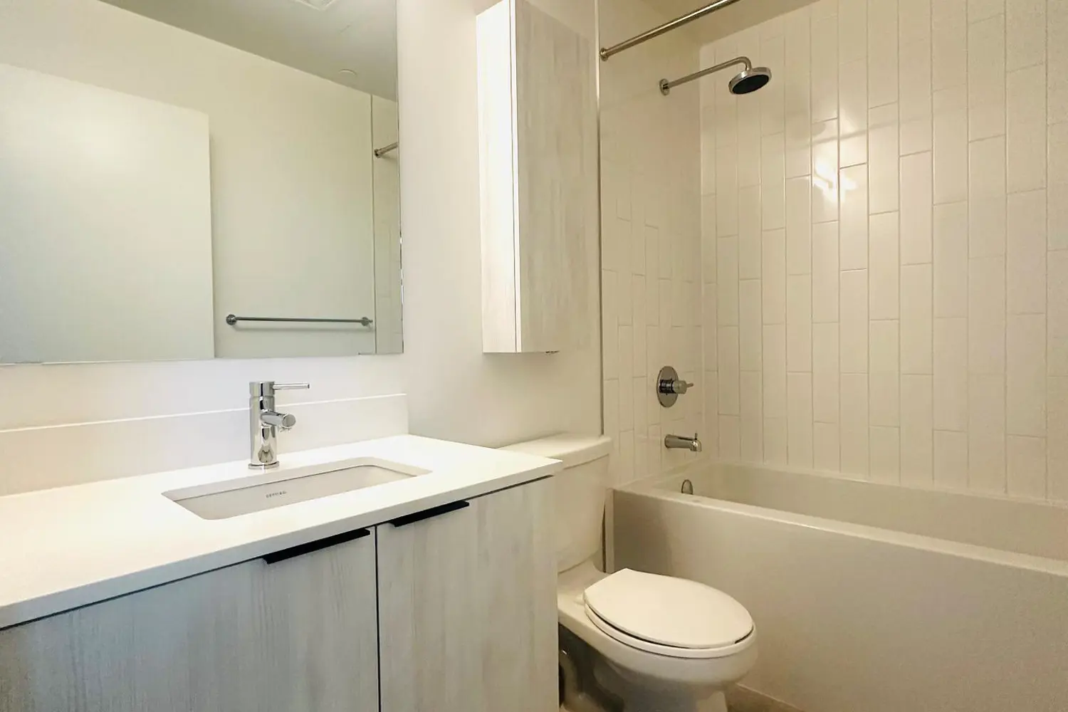 2485 Eglinton Avenue 319 photo 5