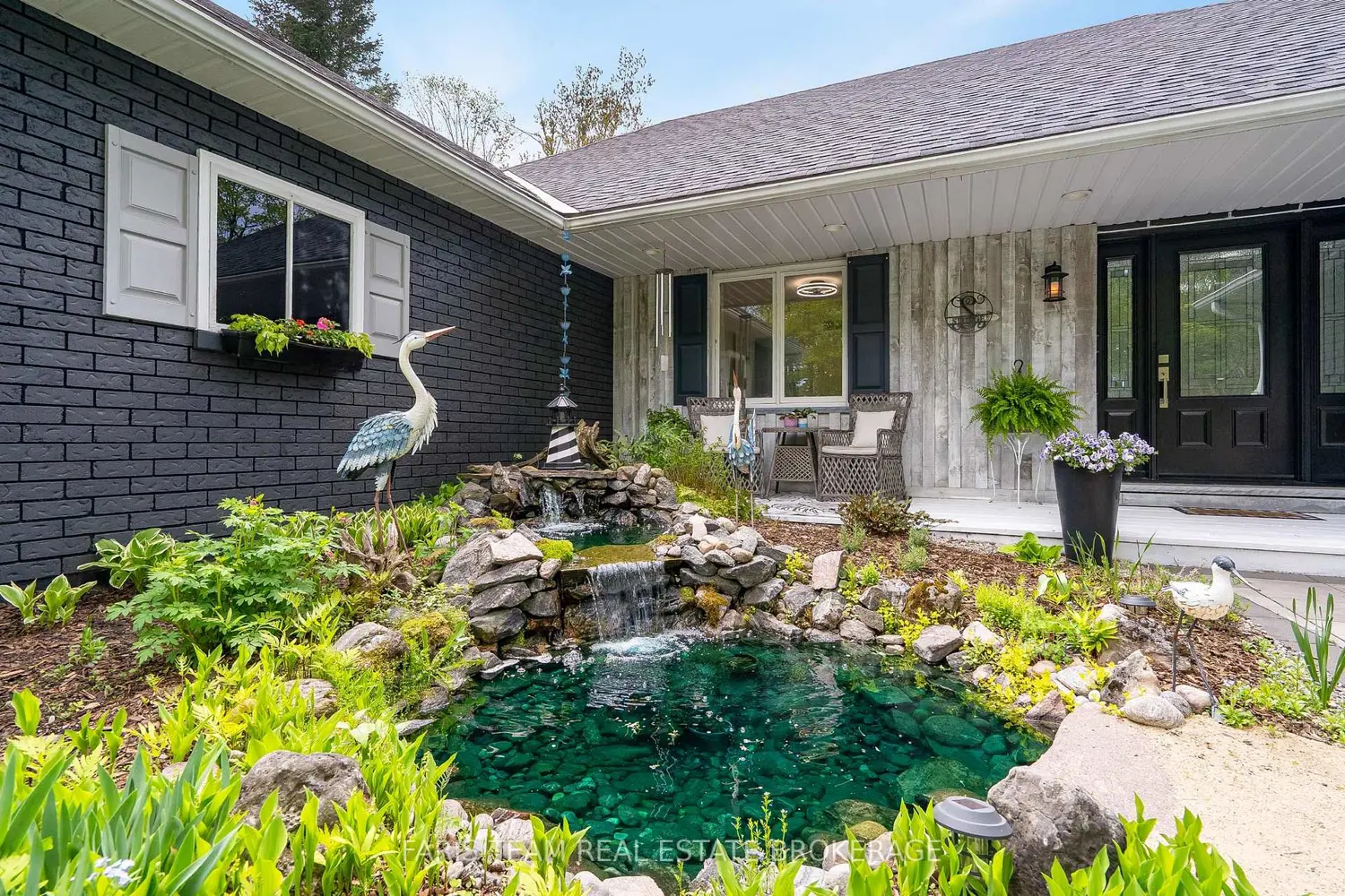 135 Forest Glen Drive photo 4