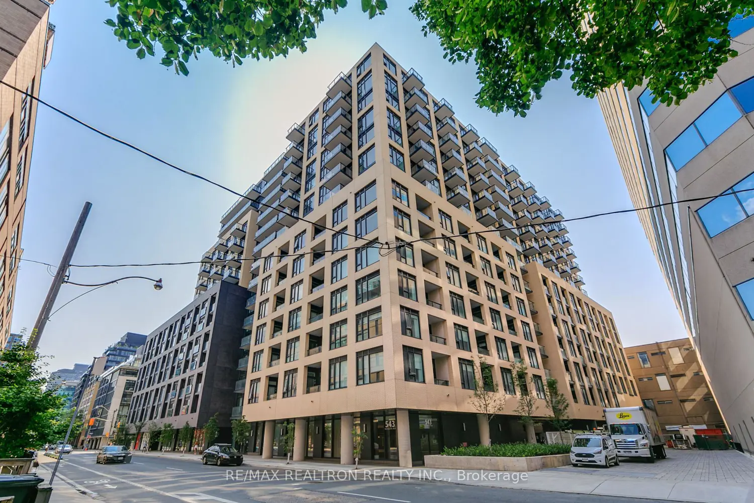 Additional image 19 of 543 Richmond Street 1402