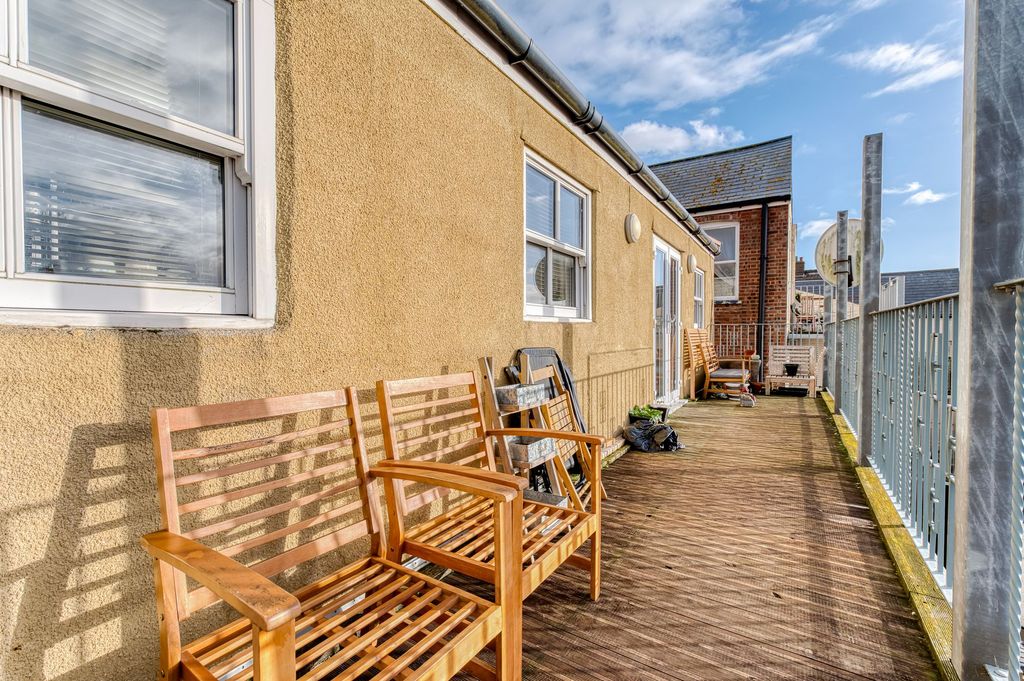 Additional image 3 of 3 bed flat for saleKing Street, Great Yarmouth NR30
