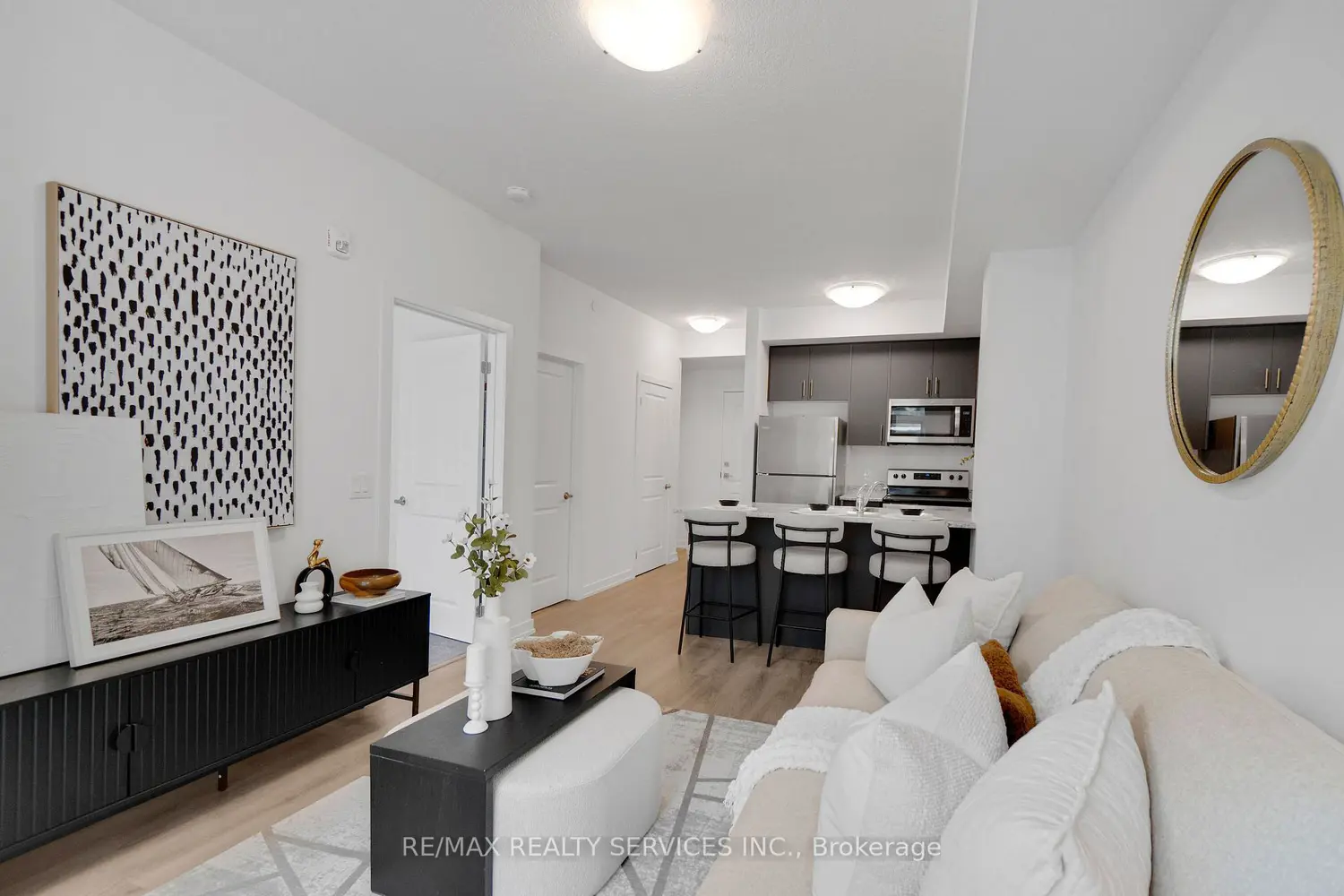 Additional image 6 of 5055 Greenlane Road 136