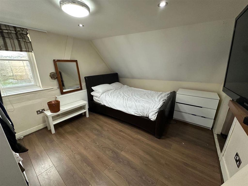 Additional image 16 of 7 bed detached house for saleStaines Road, Bedfont TW14