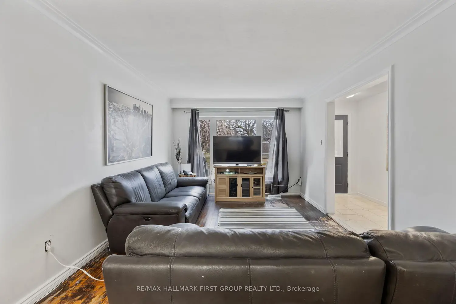 7 Dawson Crescent photo 3