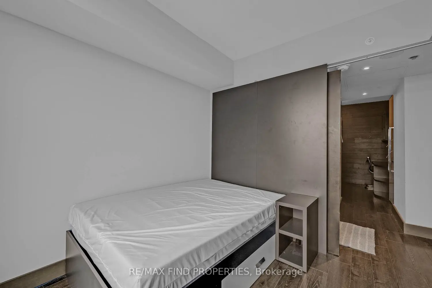 Additional image 9 of 330 Phillip Street 2709