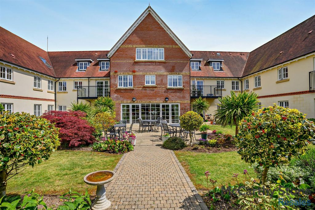 1 bed flat for saleCornmantle Court, Parsonage Barn Lane, Ringwood, Hampshire BH24