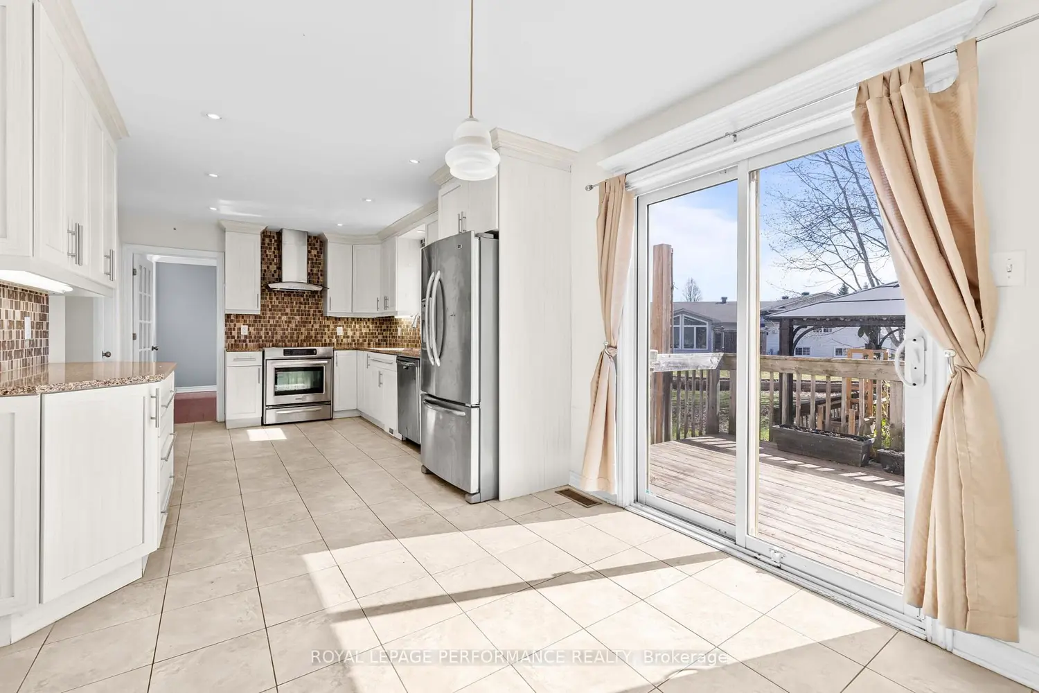 54 Lapointe Boulevard photo 2