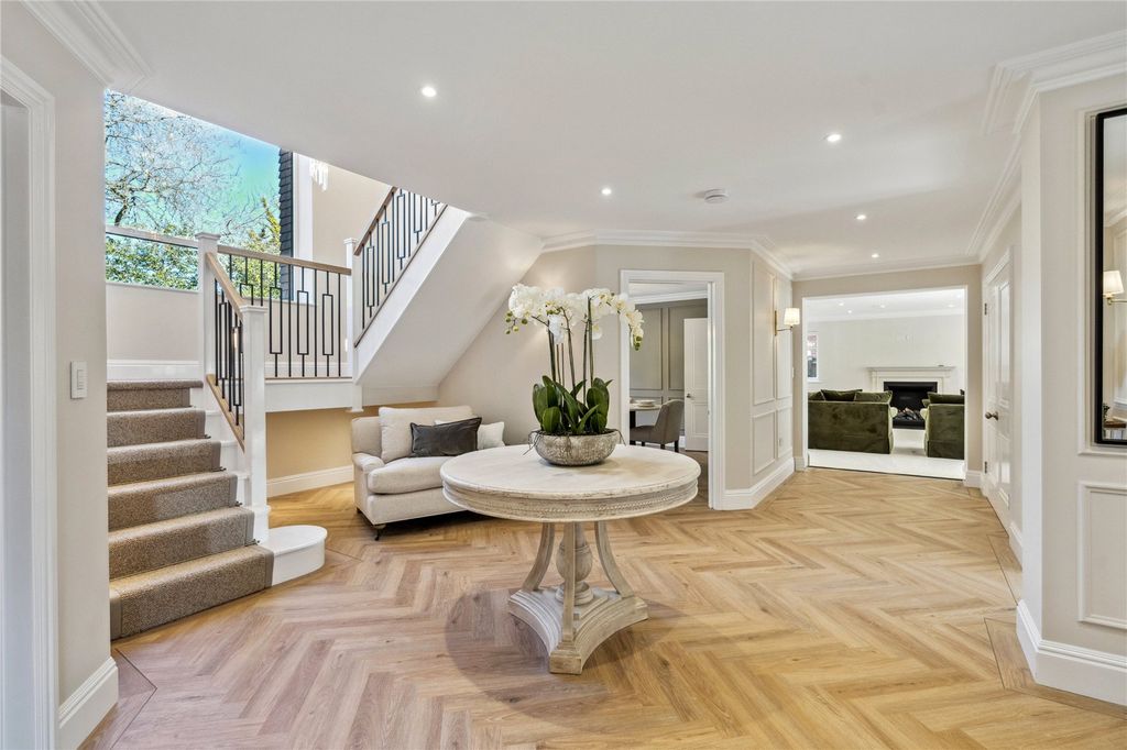Additional image 4 of 5 bed detached house for saleHowards Wood Drive, Gerrards Cross, Buckinghamshire SL9
