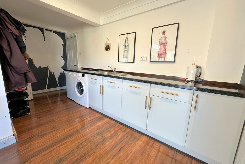 Additional image 6 of 4 bed maisonette for saleBayly Avenue, Portchester PO16