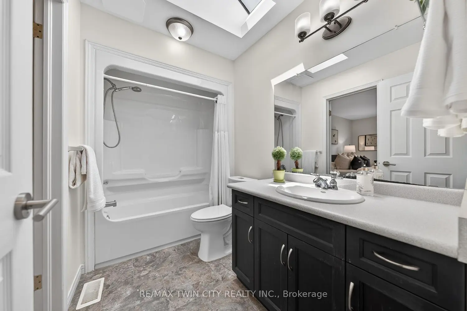 Additional image 11 of 514 Brentcliffe Drive