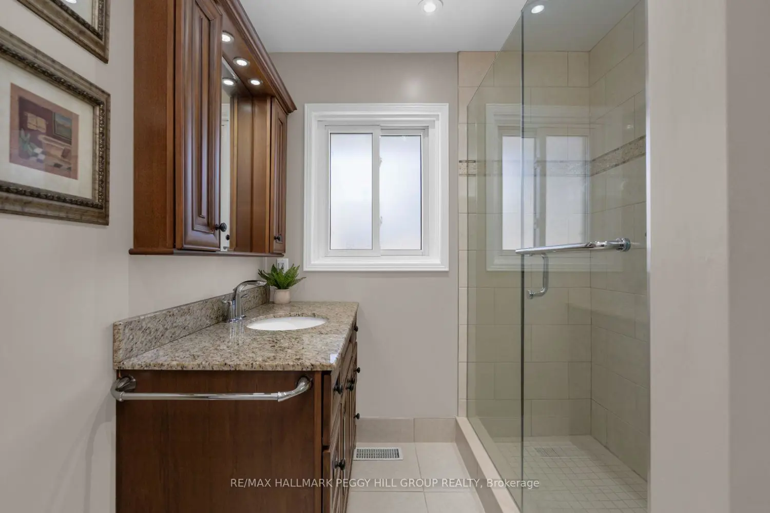 Additional image 9 of 10 Duckworth Street