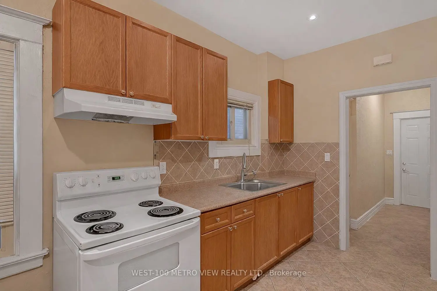 Additional image 4 of 1733 Dufferin Street