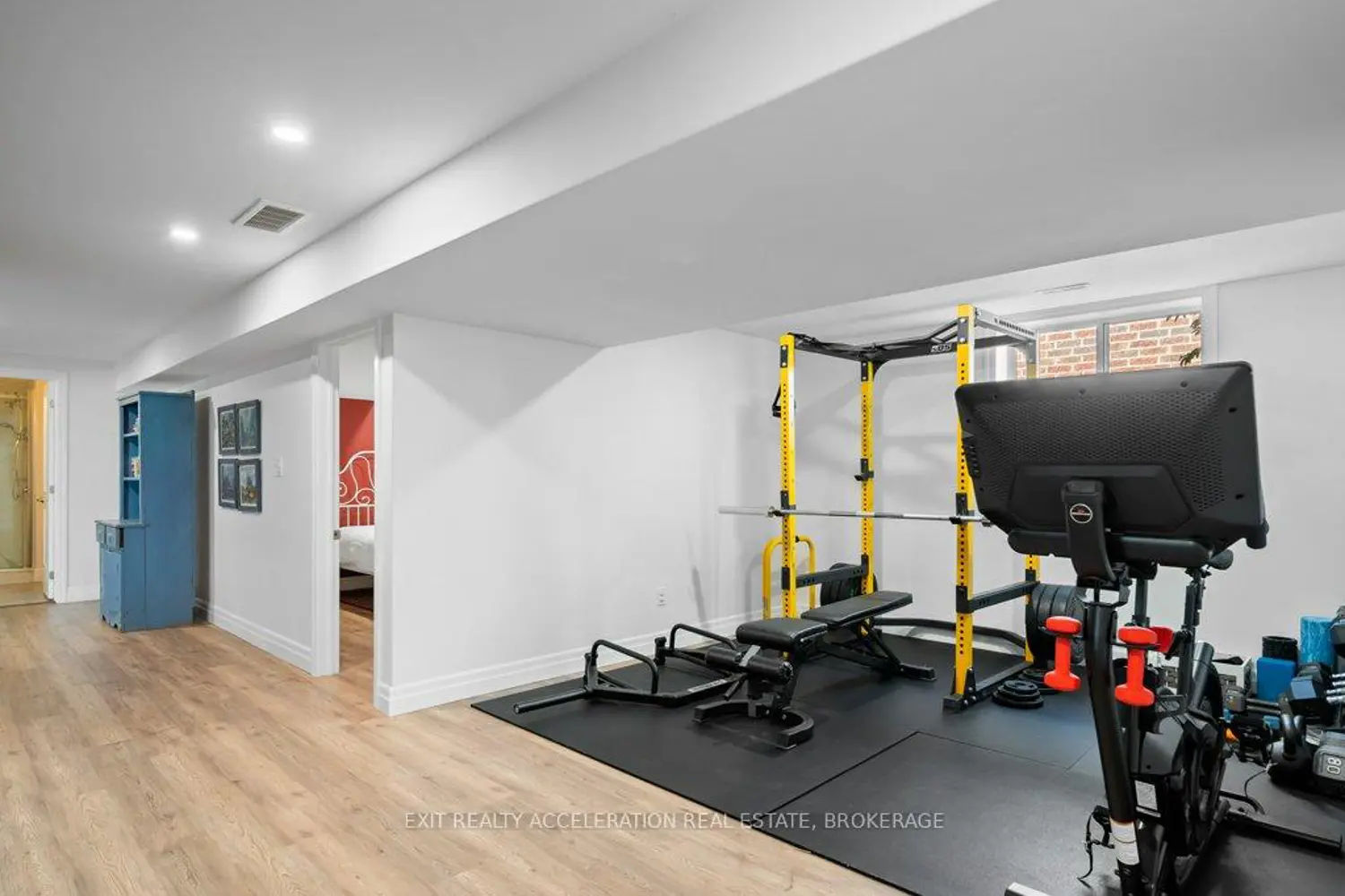 Additional image 14 of 92 Hartwood Crescent