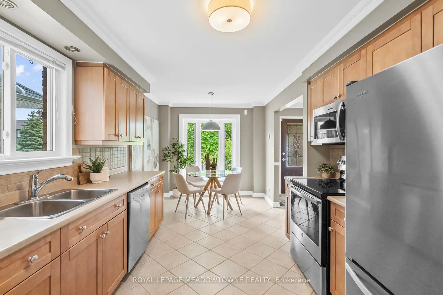 105 Laurier Avenue photo 4