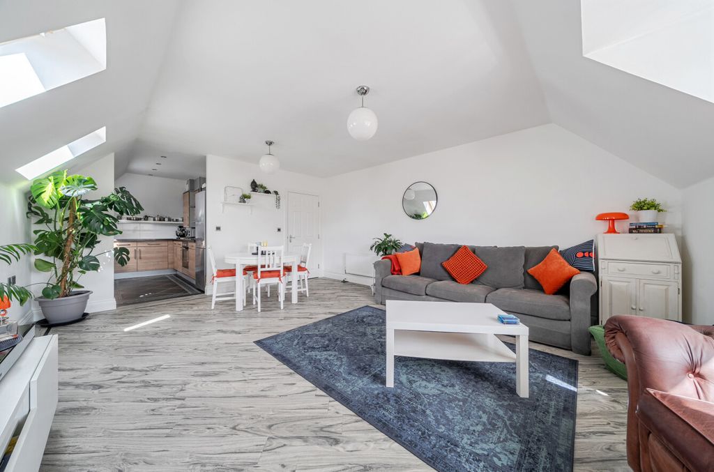 2 bed flat for saleChalford Grange, Fareham, Hampshire PO15