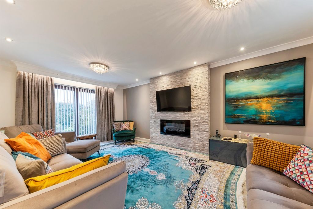 Additional image 2 of 5 bed detached house for saleBarrowby Gate, Grantham NG31