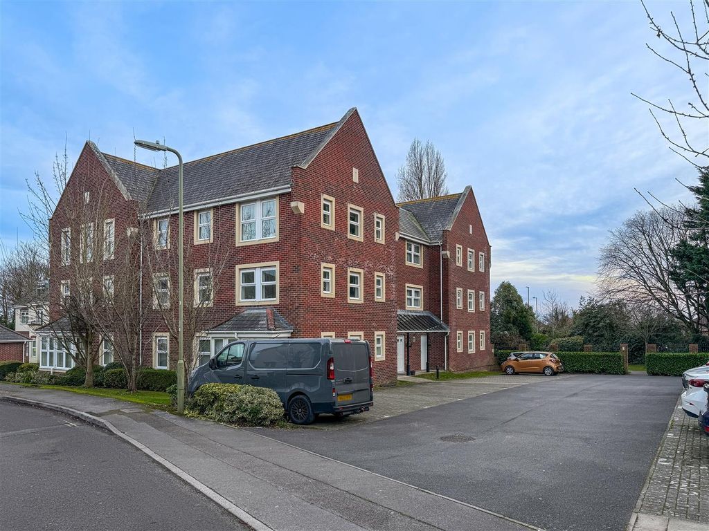 Additional image 15 of 2 bed flat for saleOysell Gardens, Portchester PO16
