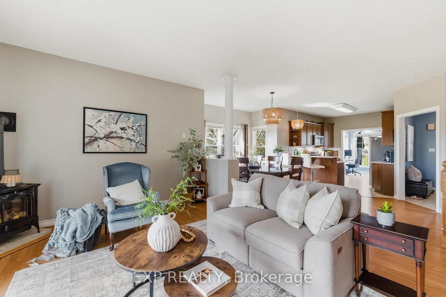 89 Andrews Drive photo 5