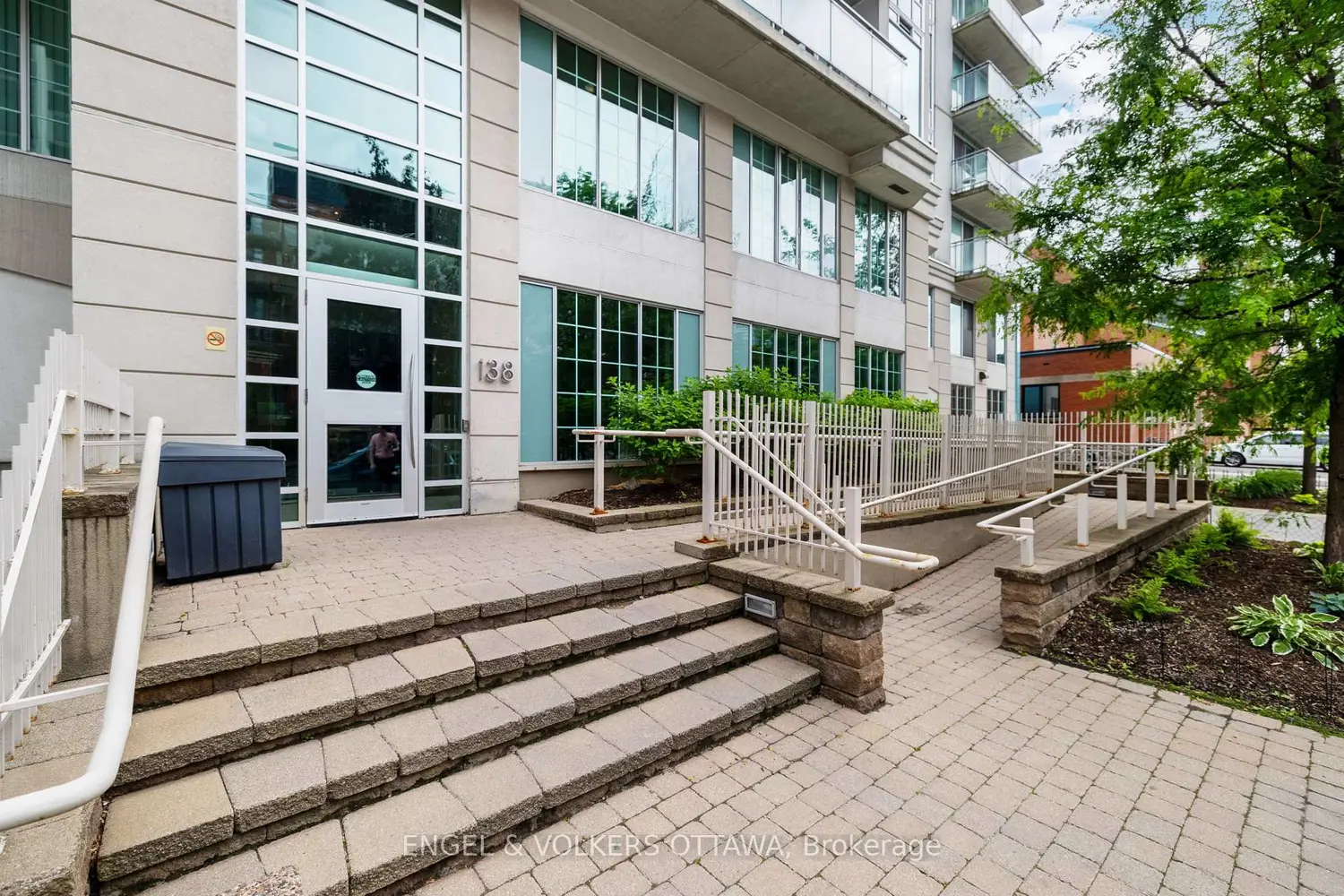 Additional image 14 of 138 Somerset Street 604