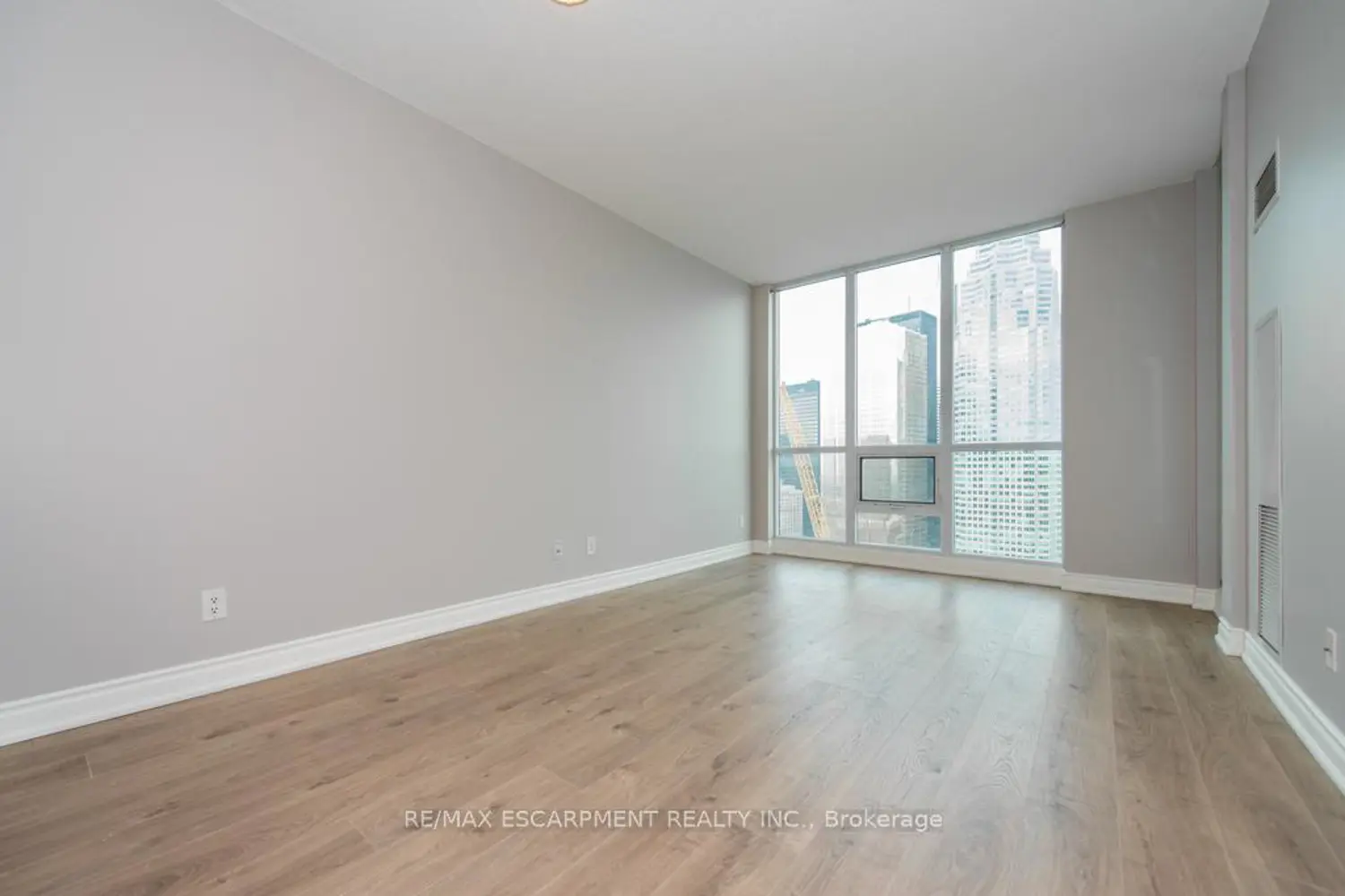 Additional image 4 of 16 Yonge Street 2903