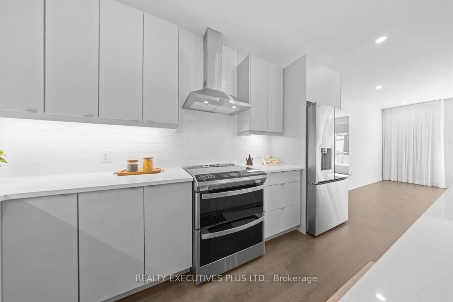 699 Honeydew Street photo 5