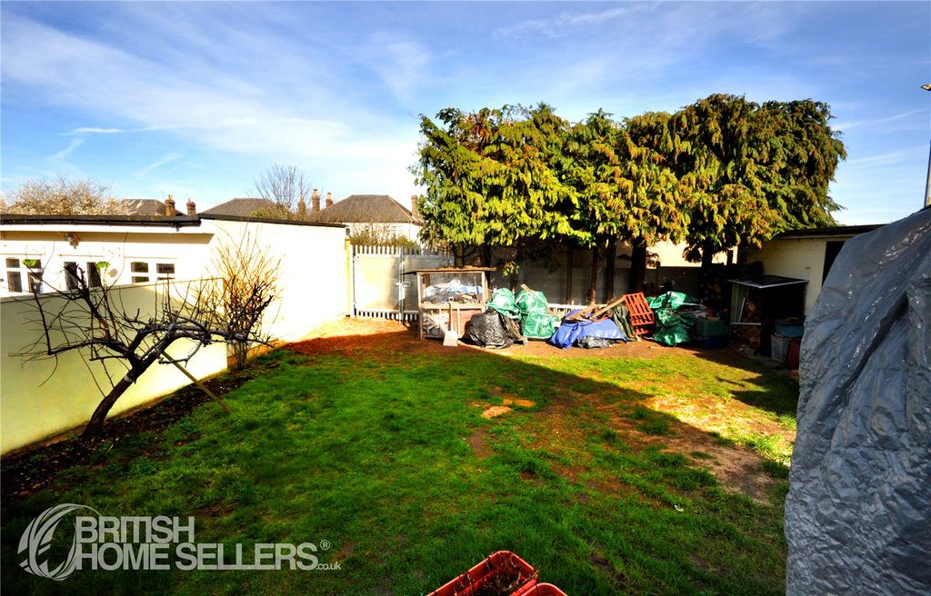 Additional image 18 of 4 bed semi-detached house for saleHind Crescent, Erith DA8