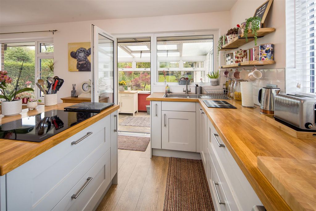 Additional image 5 of 3 bed detached house for saleNorton Green, Isle Of Wight PO40