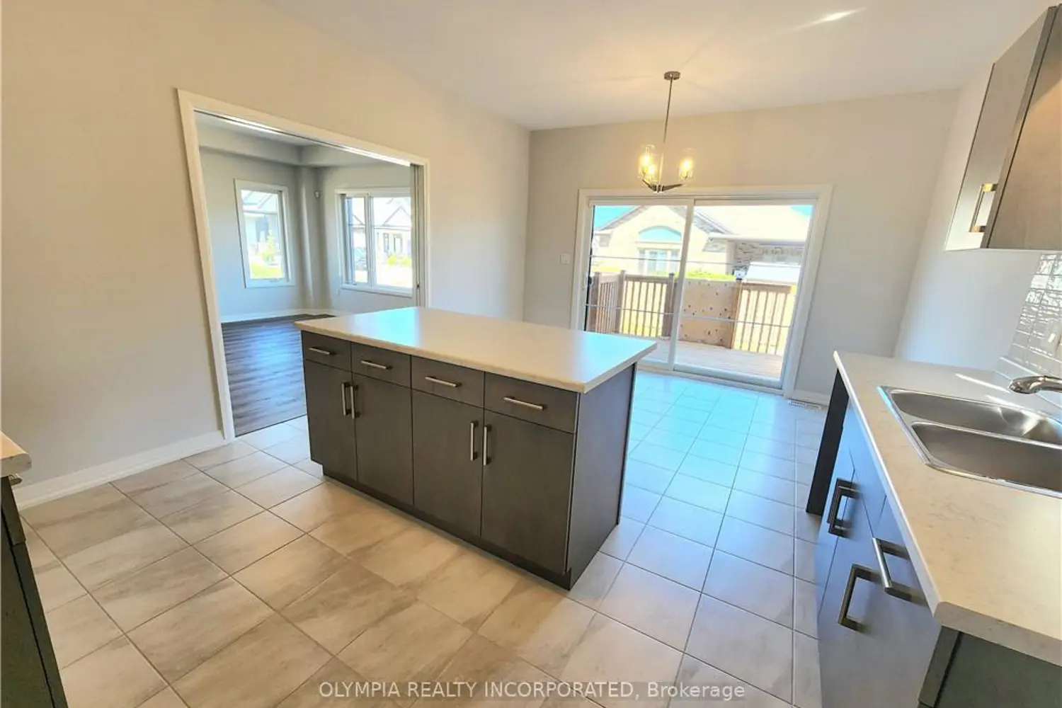 47 Samuel Avenue photo 5