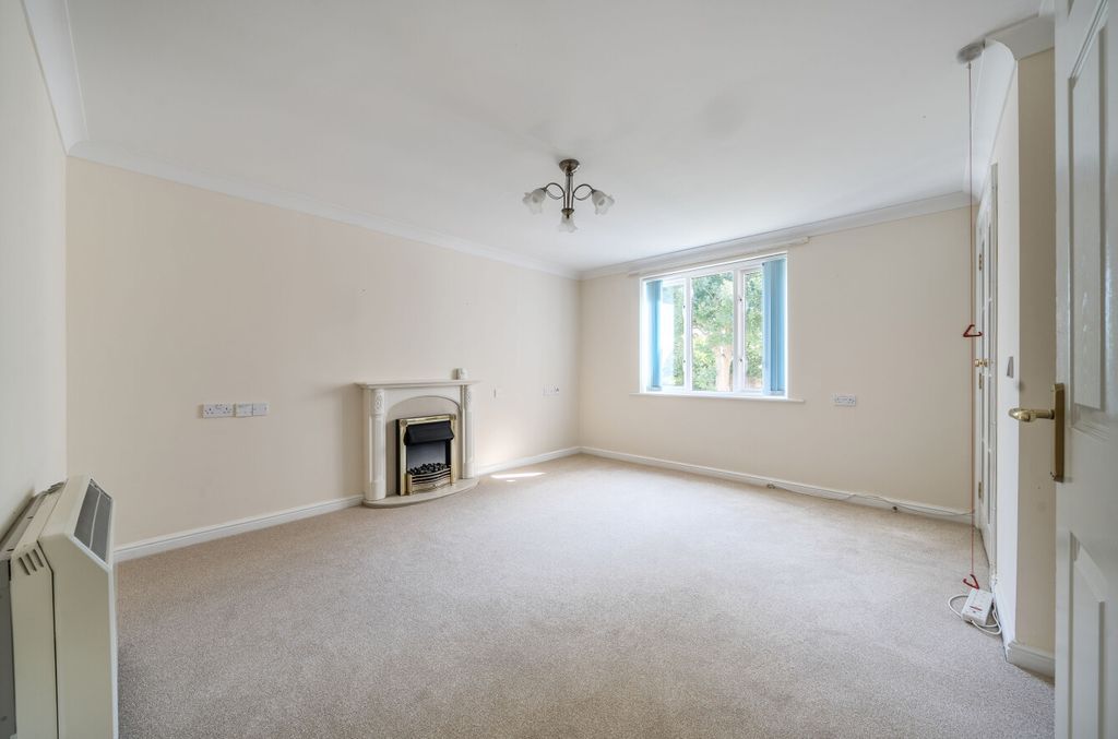 Additional image 2 of 1 bed flat for saleSwan Lane, Faringdon, Oxfordshire SN7