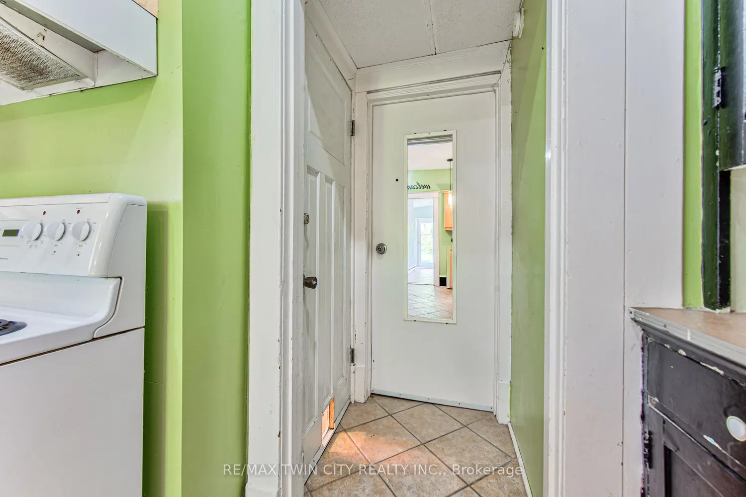 22 Herlan Avenue photo 4
